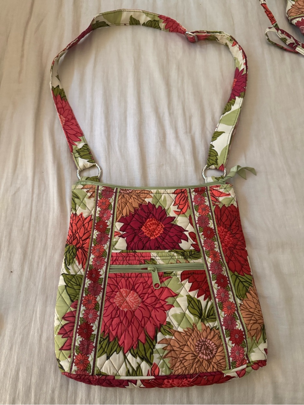 Vera Bradley Dahlia Print Floral Quilted Crossbody Bag in Pink  Green Purse EUC